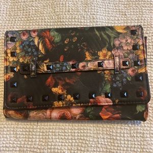 NWOT Steve Madden Noelle Clutch
